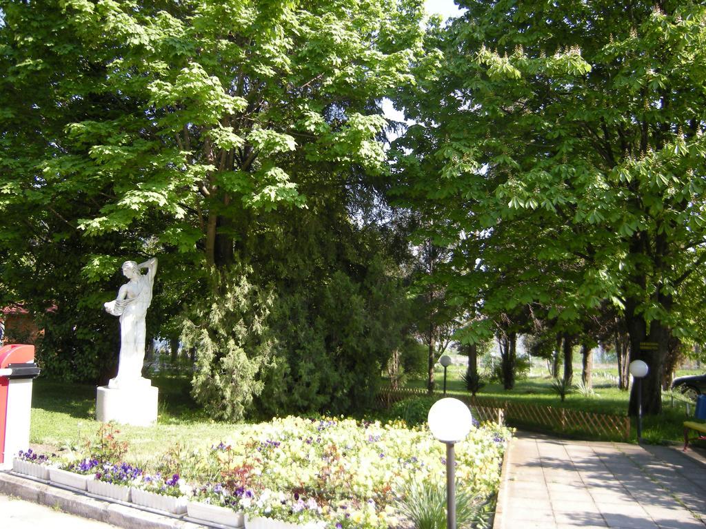 Park Hotel Persey Varna Exterior photo